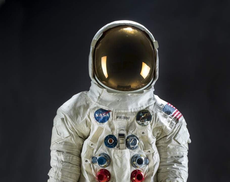 Neil Armstrong's Restored Spacesuit Put Back on Display at the  Smithsonian's National Air and Space Museum | Smart News | Smithsonian  Magazine